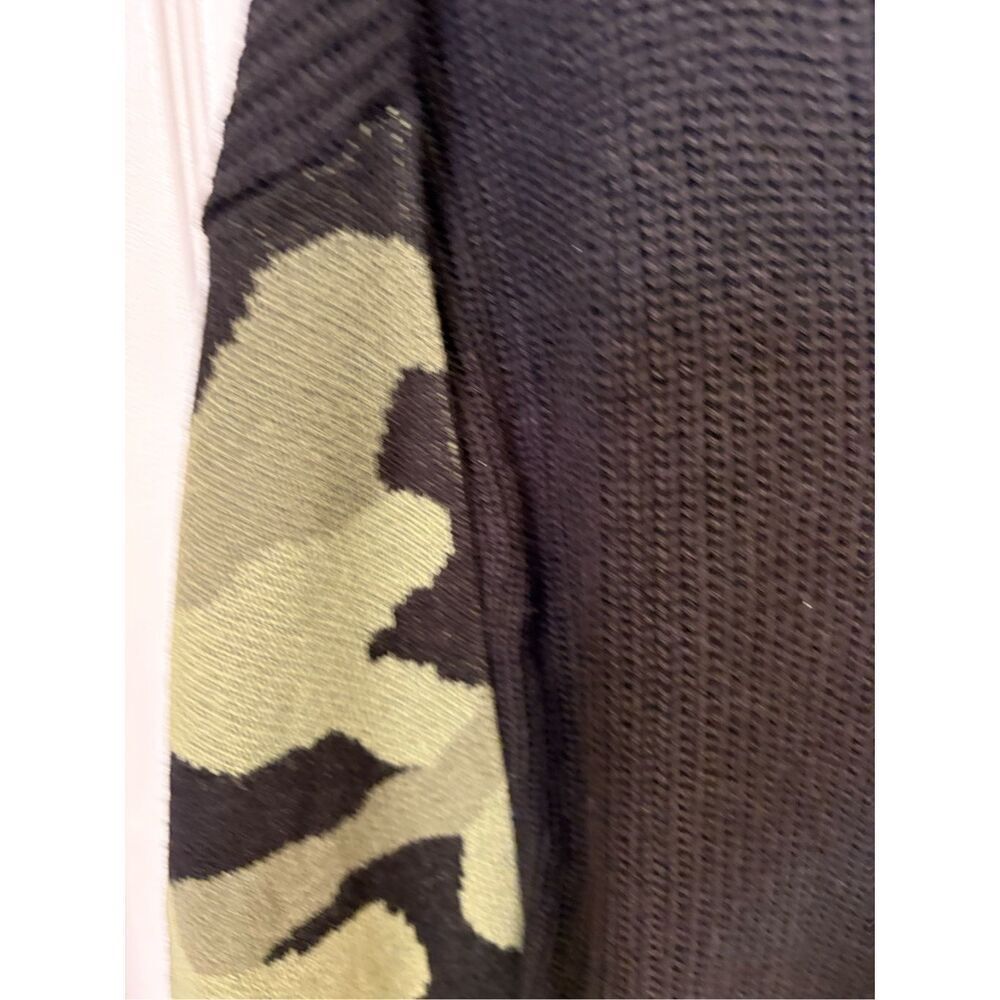 Camo Patterned Color Block Sweater NWT - image 4